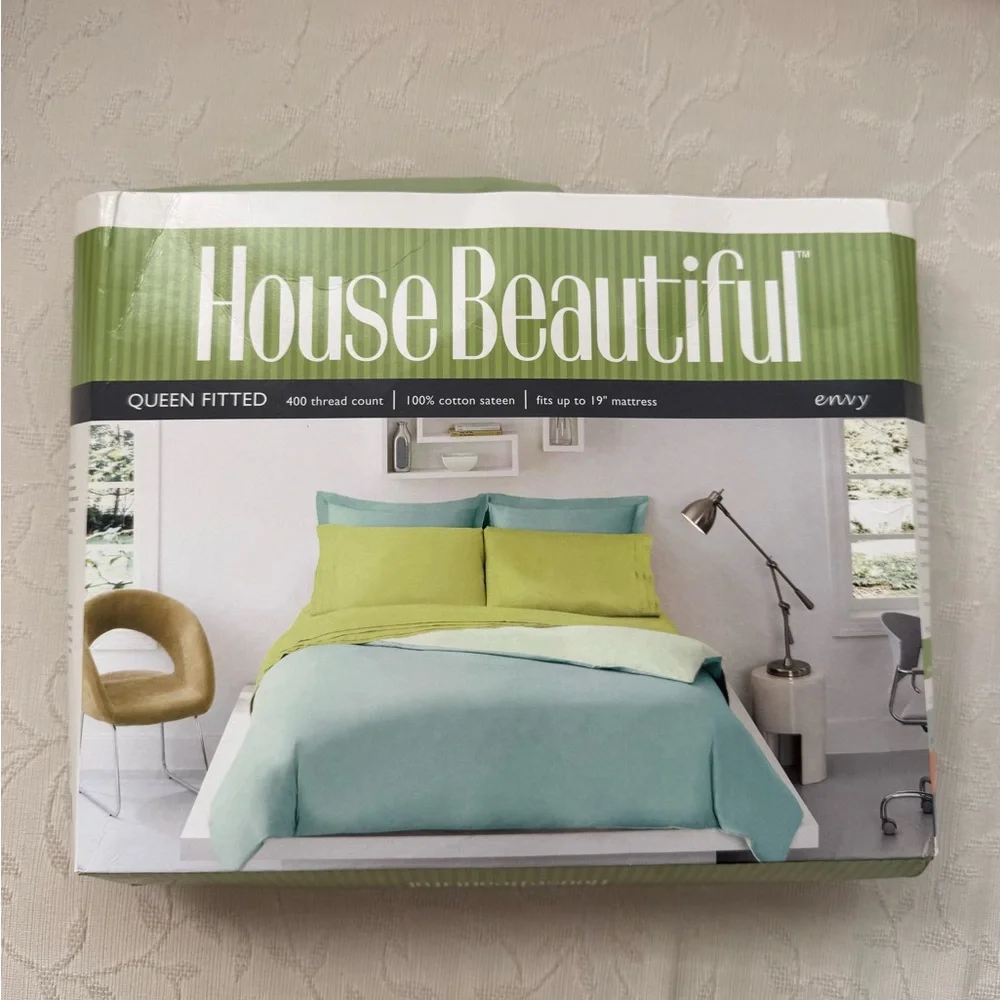 House Beautiful Queen top bed sheet, 100% cotton. Brand new. Sage color